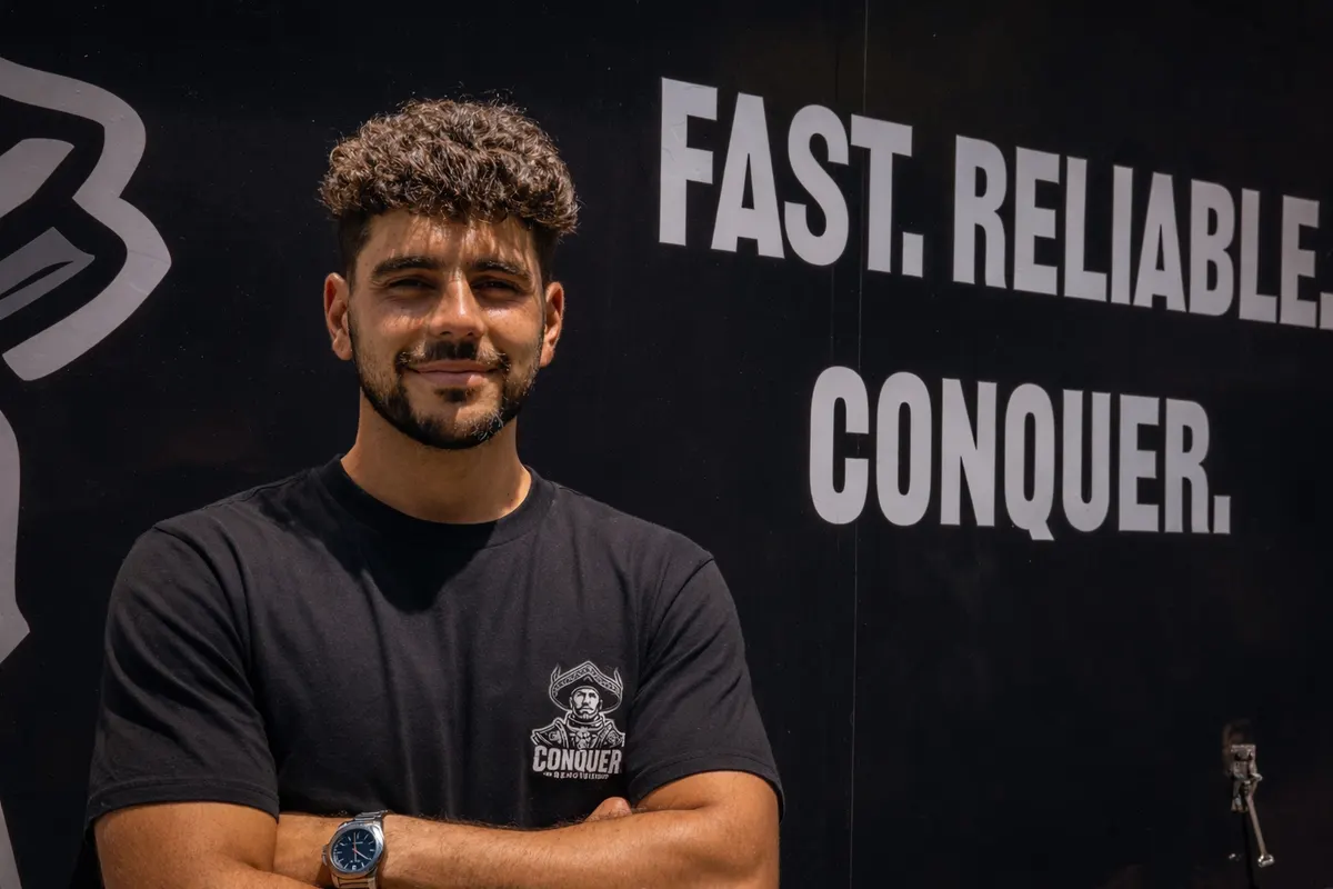 Rodrigo, Conquer Removals crew member